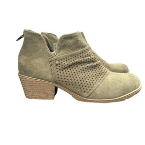 Earth origins Ankle Boot size 9 Grey